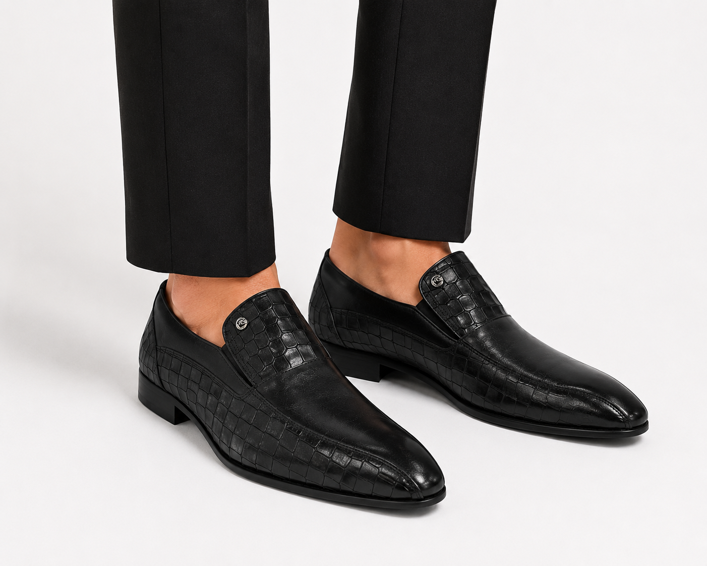 Black Dress Shoes with Textured Detailing made with Hight Quality Leather to Give it A Luxury Finish- 376608-16