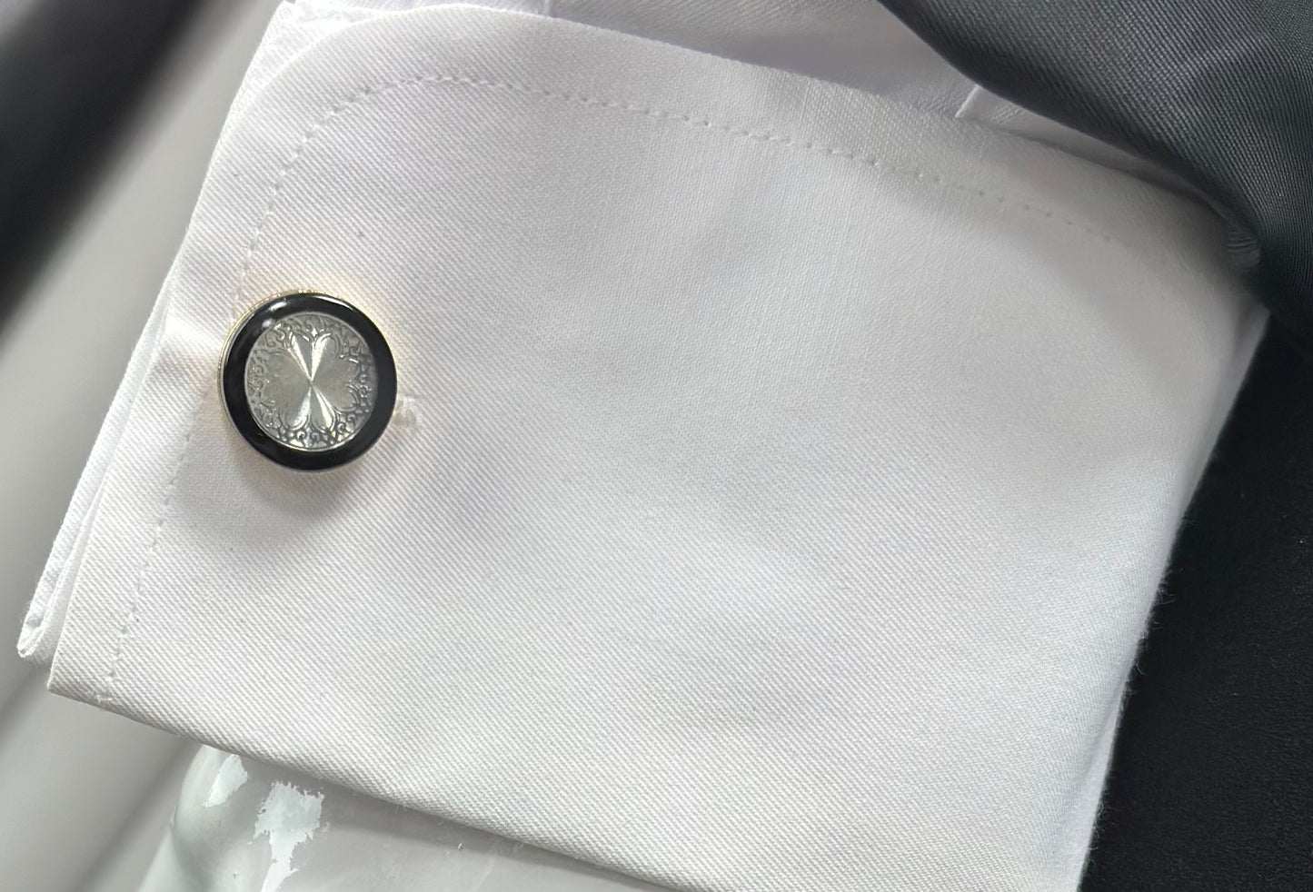 Round Istanbul Fashion Cufflinks - Black and Gold Exterior-Silver Mixture -2