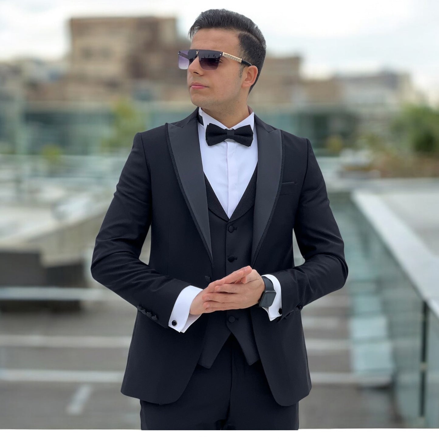 Black Elegant Slim Fit Tuxedo Suit -571- Raad 2025 Tuxedo- 4 Pieces Set Including-Suit, Pants, Vest, and Bowtie/Tie