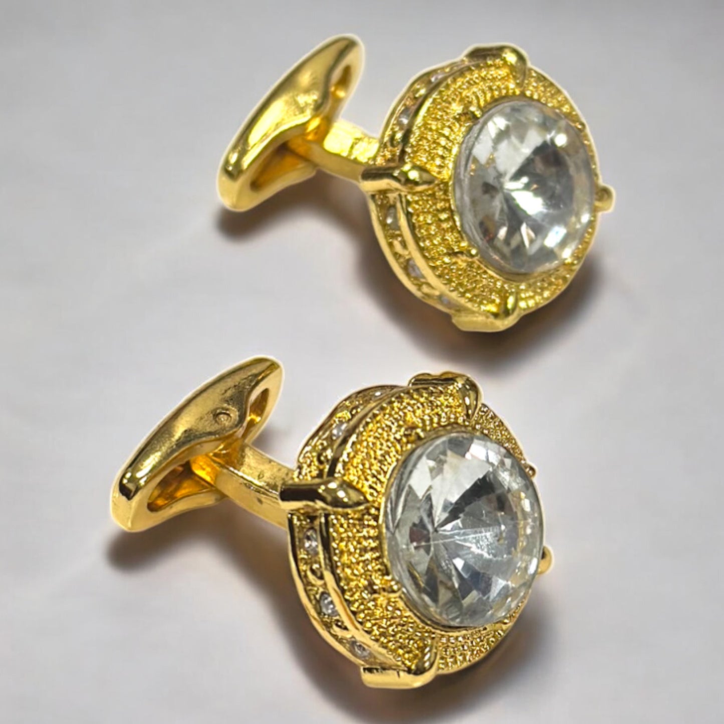 Luxurious Round Diamond Surrounded by Detailing Gold Finish - Istanbul Fashion Cufflinks - 69