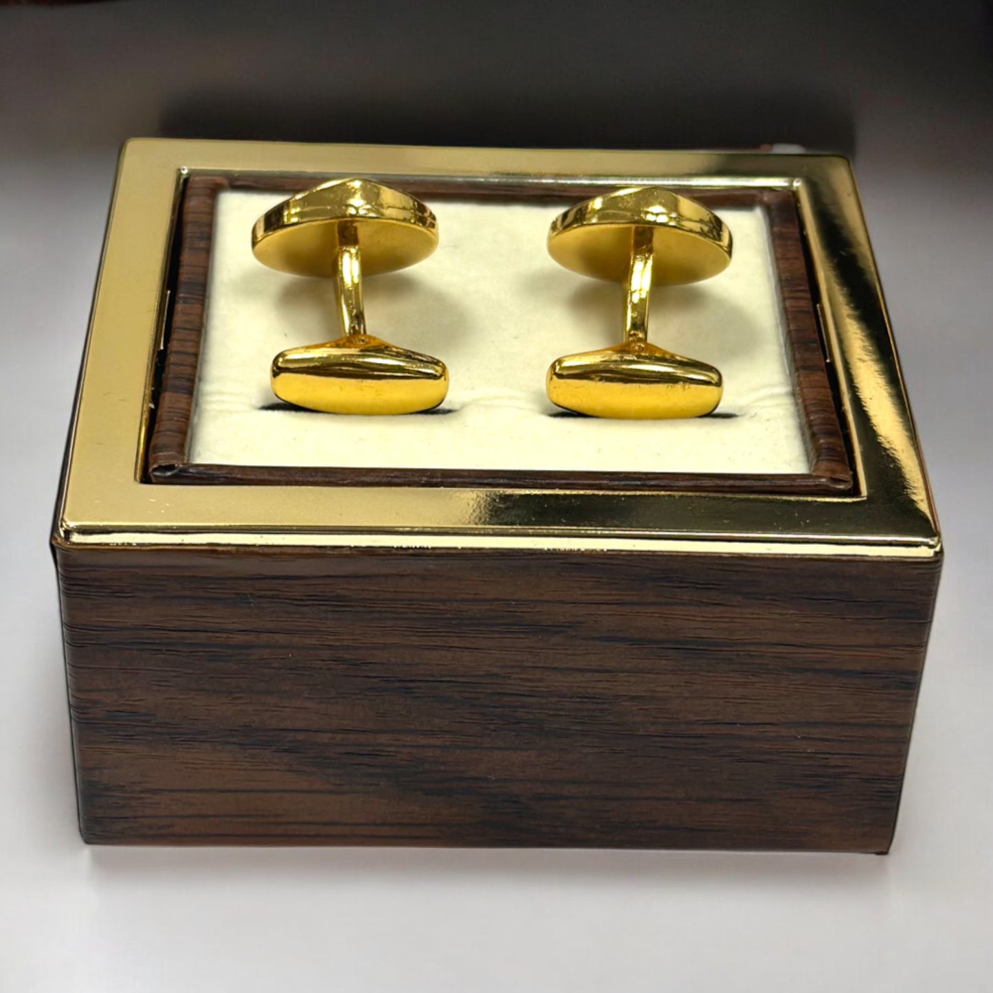 Stylish Round Gold Detailed with Diamonds  Finish - Istanbul Fashion Cufflinks - 70
